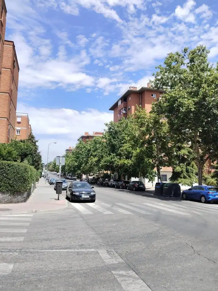 Vista exterior de Pis en venda en Madrid amb Calefacció i Terrassa
