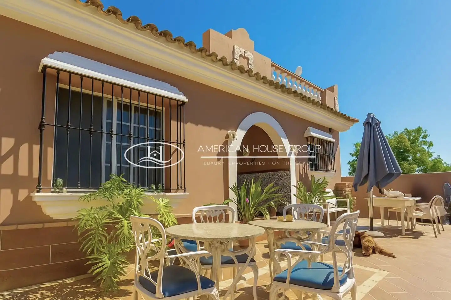 Vista exterior de Casa o chalet en venta en Chiclana de la Frontera con Aire acondicionado, Jardín privado y Terraza