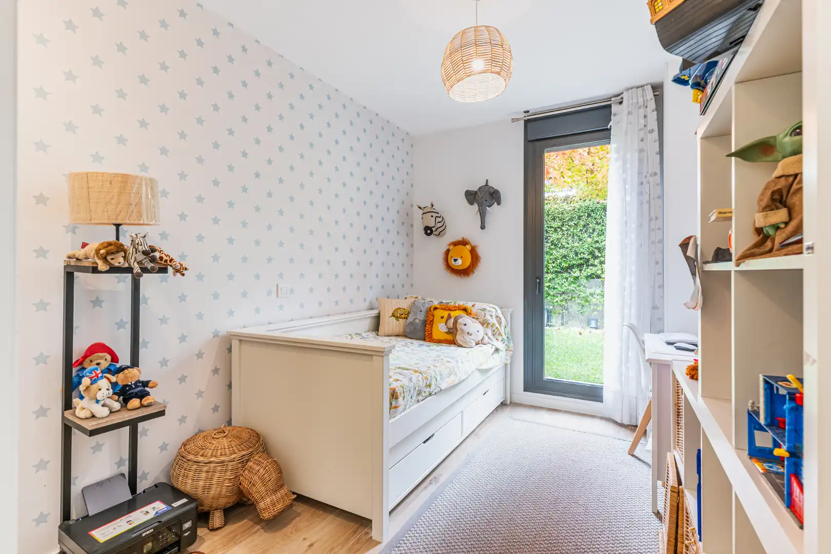 Bedroom of Flat for sale in Las Rozas de Madrid  with Air Conditioner, Heating and Private garden