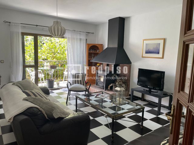 Sala d'estar de Casa o xalet en venda en Benalmádena amb Aire condicionat, Terrassa i Moblat