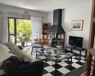 Sala d'estar de Casa o xalet en venda en Benalmádena amb Aire condicionat, Terrassa i Moblat