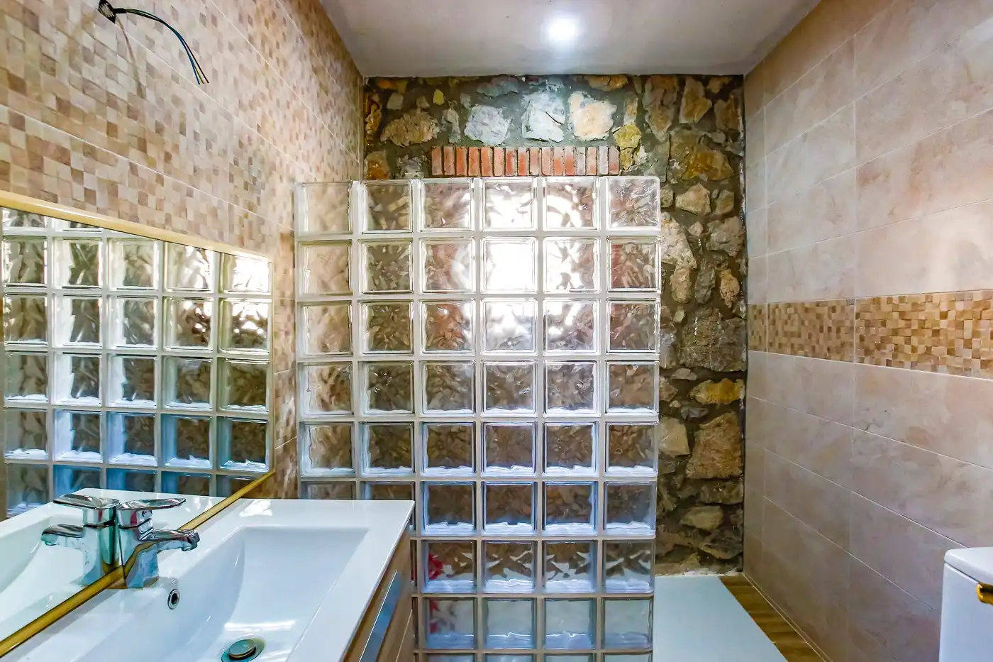 Baño de Finca rústica en venta en Avinyonet del Penedès