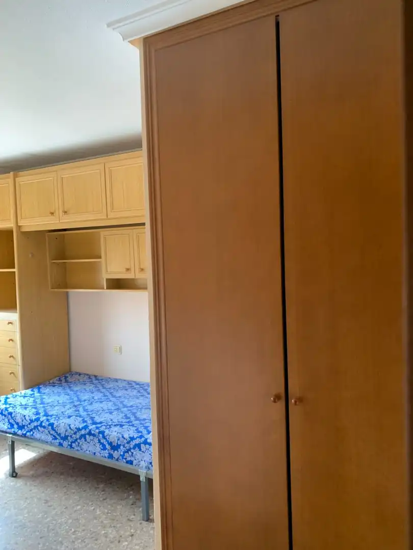 Dormitori de Pis de lloguer en Valencia amb Jardí privat, Moblat i Balcó