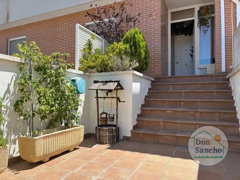 Terraza de Casa adosada en venta en Cabezón de Pisuerga con Calefacción, Jardín privado y Terraza