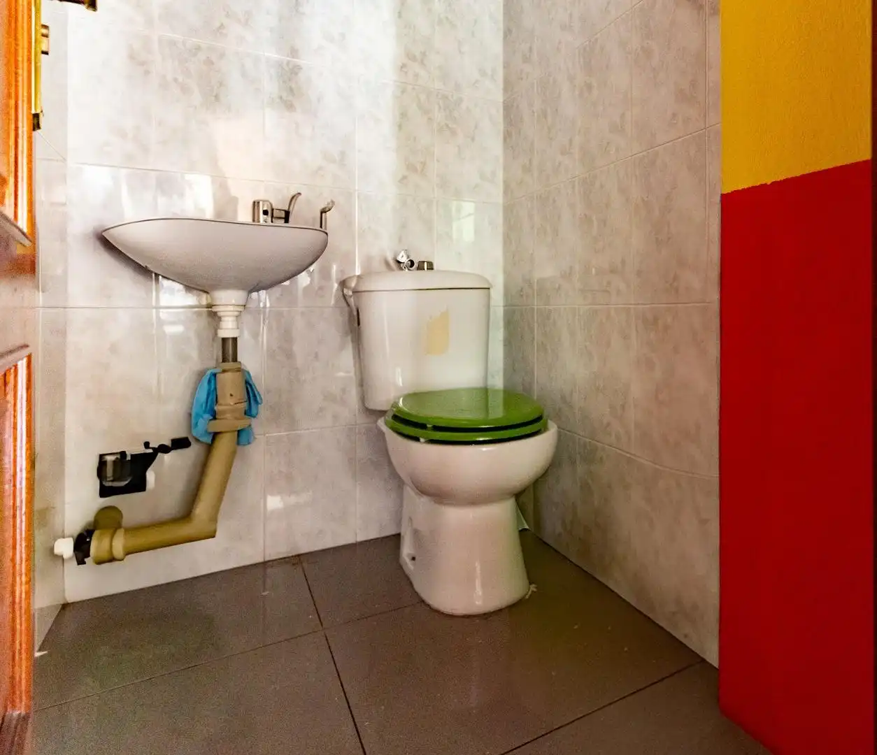 Badezimmer von Geschaftsraum zum Verkauf in Carballo