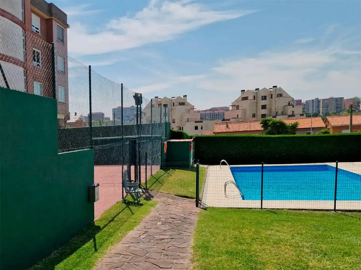 Piscina de Pis de lloguer en Santander amb Piscina i Balcó