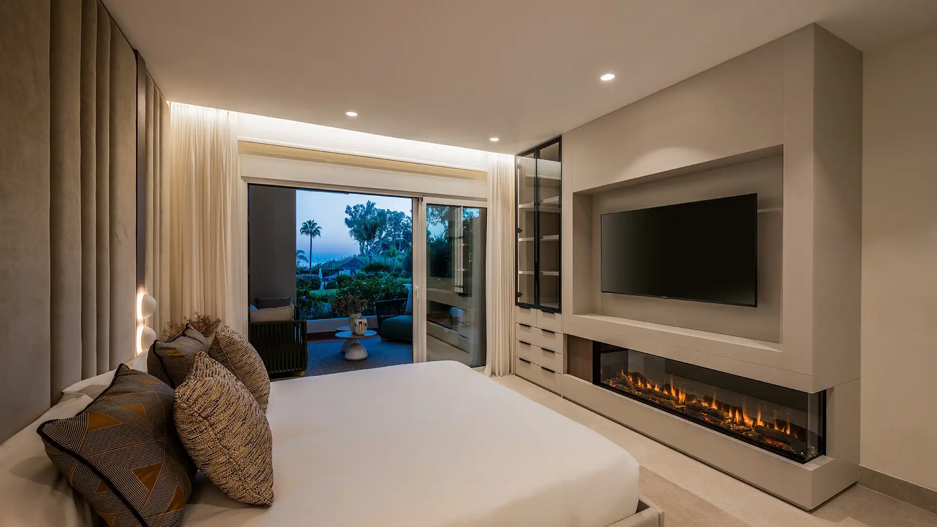 Habitación de Planta baja en venta en Estepona con Aire acondicionado, Terraza y Trastero