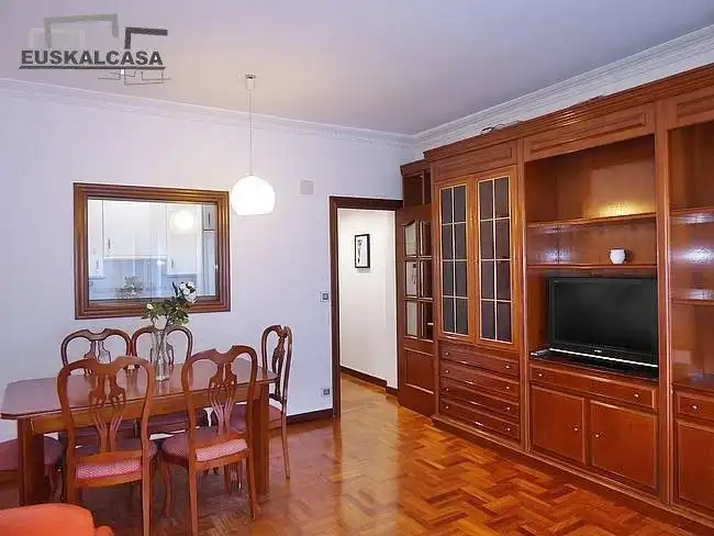 Sala de estar de Apartamento en venta en Bilbao  con Trastero y Balcón