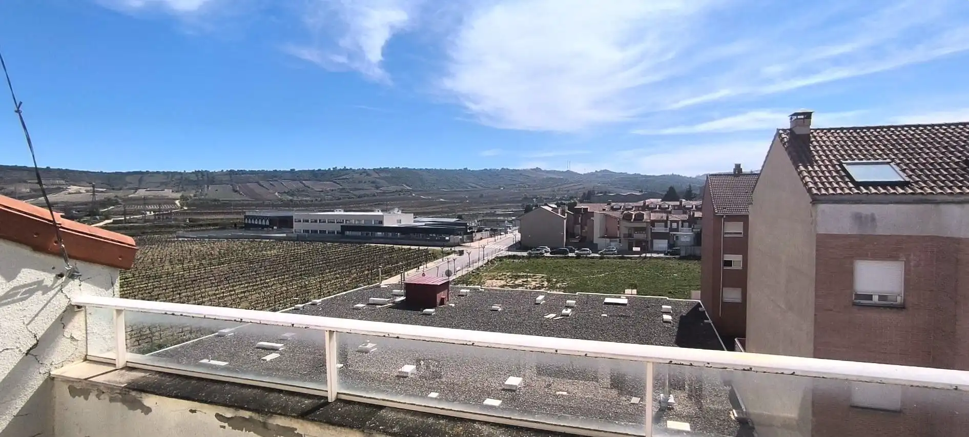 Vista exterior de Dúplex en venta en Cenicero con Calefacción, Terraza y Trastero
