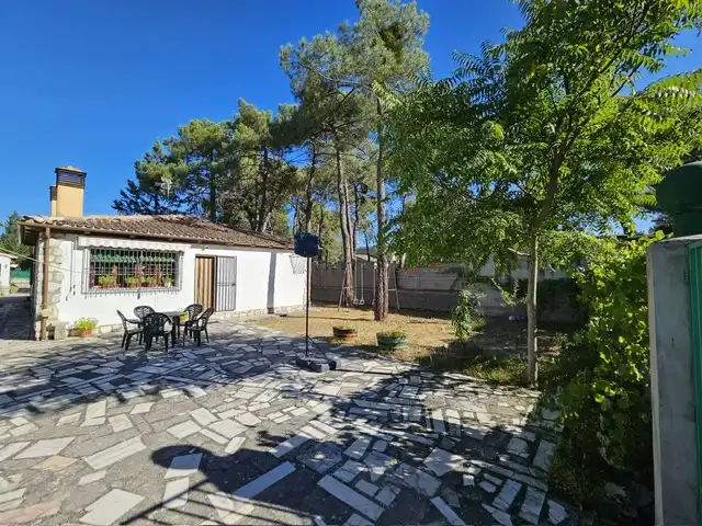 Jardí de Casa o xalet en venda en Cuéllar amb Calefacció, Jardí privat i Traster