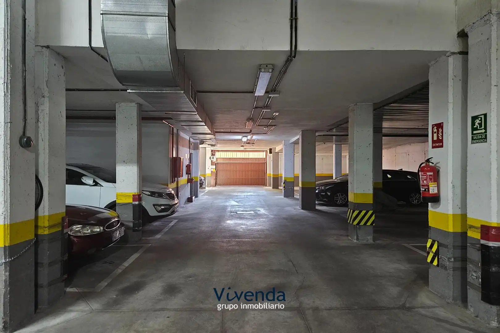 Parking de Piso en venta en Humanes de Madrid con Calefacción, Jardín privado y Terraza