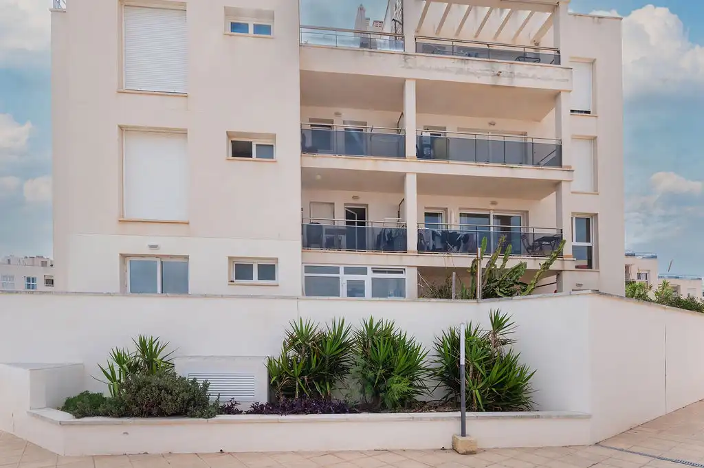 Vista exterior de Piso en venta en Sant Josep de sa Talaia con Piscina