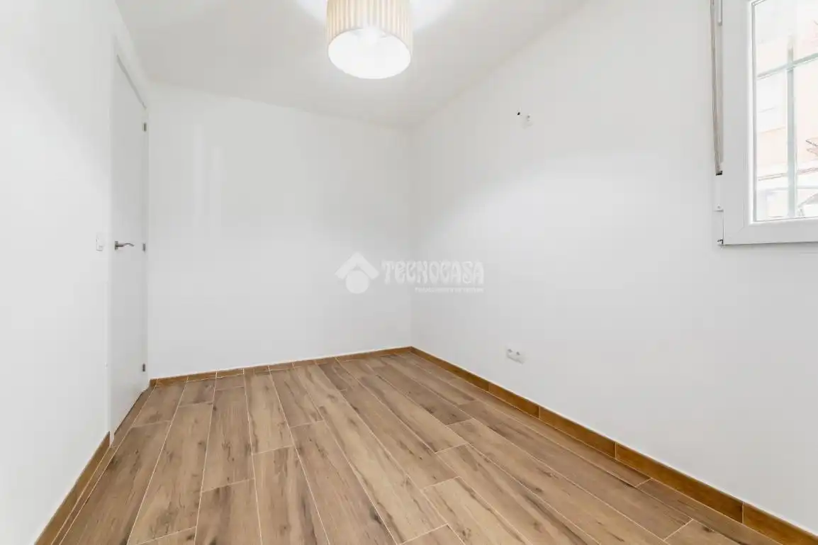 Bedroom of Flat for sale in Madrid