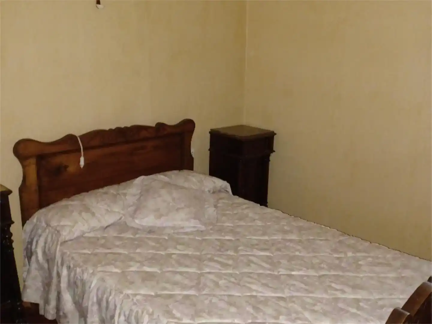 Dormitori de Casa adosada en venda en A Fonsagrada  amb Parquet i Moblat