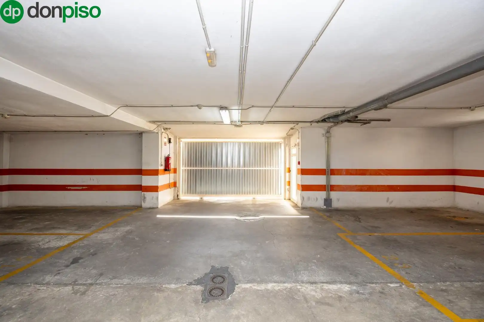 Parking of Flat for sale in Granada
