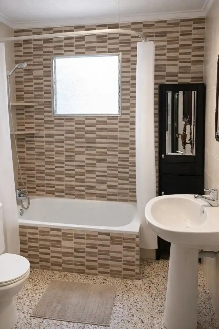 Baño de Piso en venta en Elche / Elx con Aire acondicionado, Amueblado y Balcón