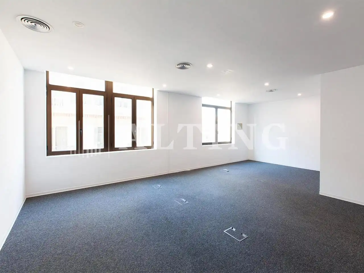Office space with lift to rent in Catalunya, imagen 27