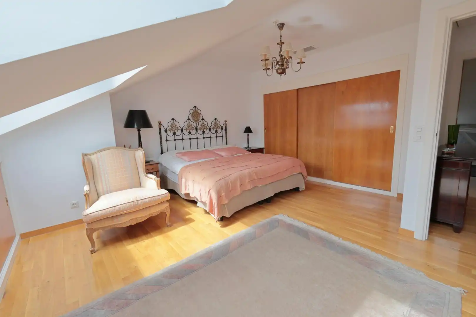 Schlafzimmer von Dachboden zum Verkauf in Bembibre mit Heizung und Balkon