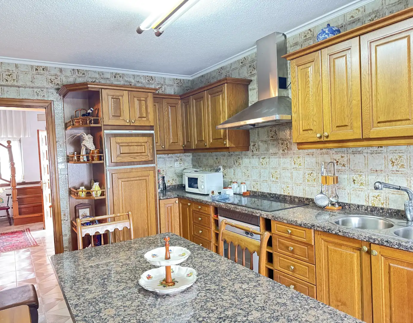 Cuina de Casa o xalet en venda en Castrillón amb Calefacció, Jardí privat i Parquet