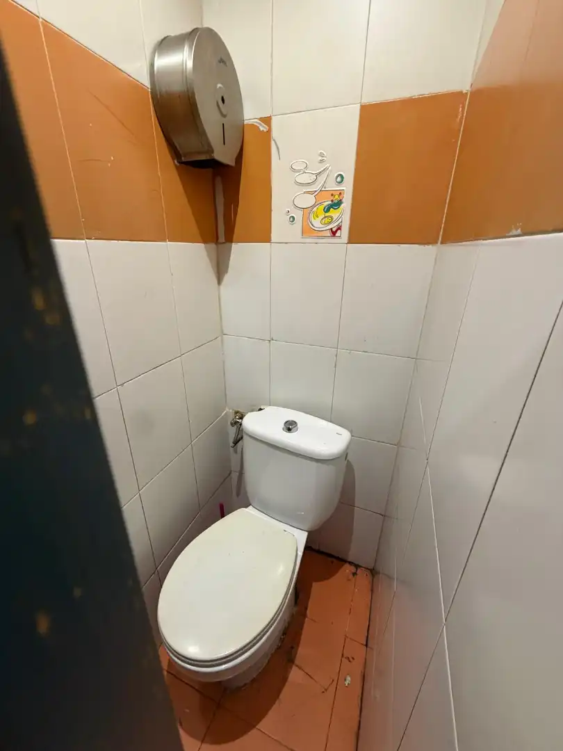Local comercial de lloguer a Calle del León, imagen 5