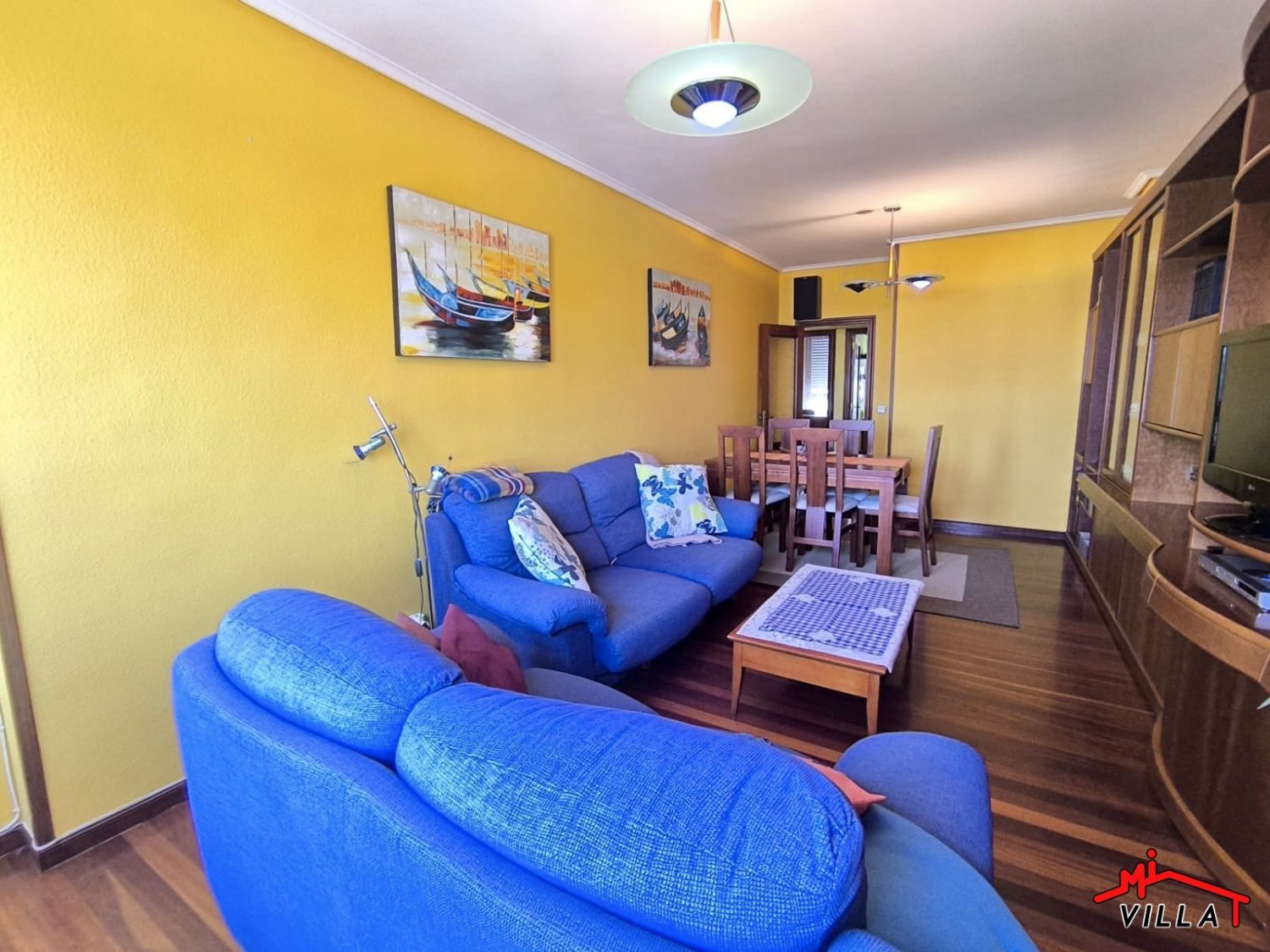 Sala de estar de Piso en venta en Colindres con Calefacción, Terraza y Amueblado