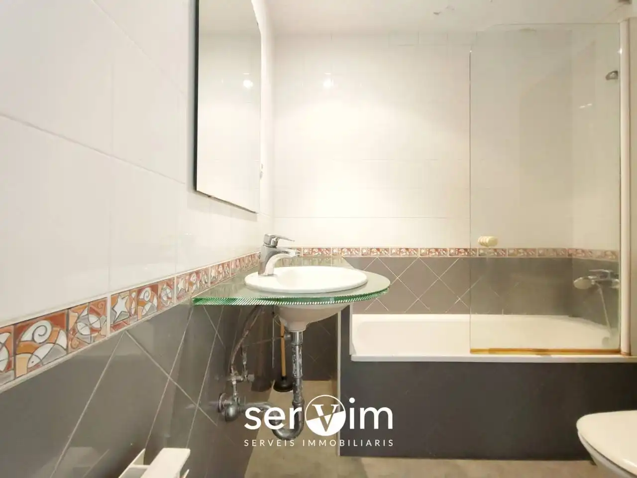 Bathroom of Apartments for sale in Girona  with Heating and Balcony
