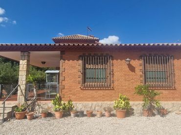 Villa con piscina in vendita a Borriol