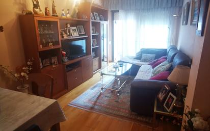 Living room of Flat for sale in L'Hospitalet de Llobregat  with Parquet flooring