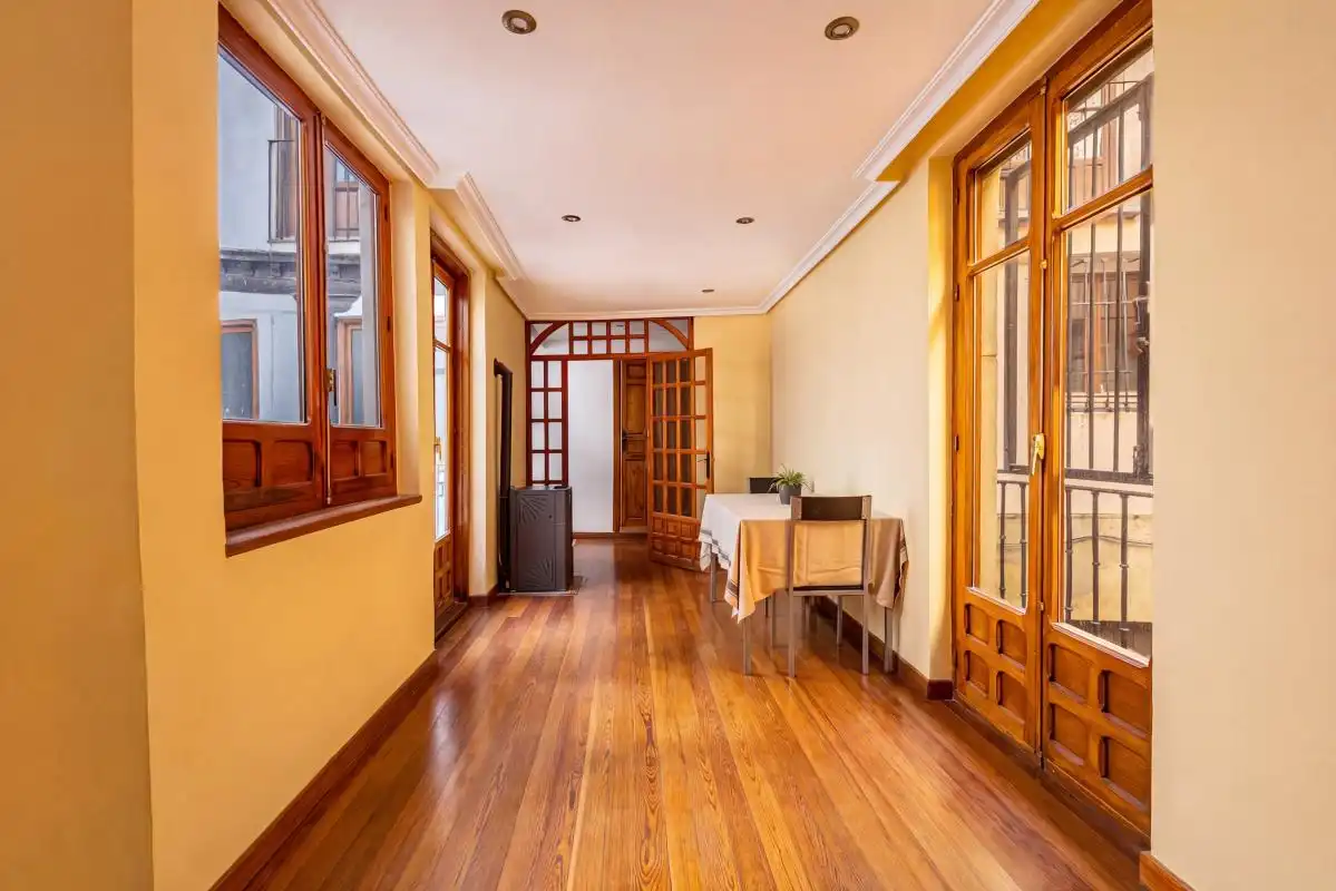 Flat for sale in  Toledo Capital  with Air Conditioner, Heating and Terrace