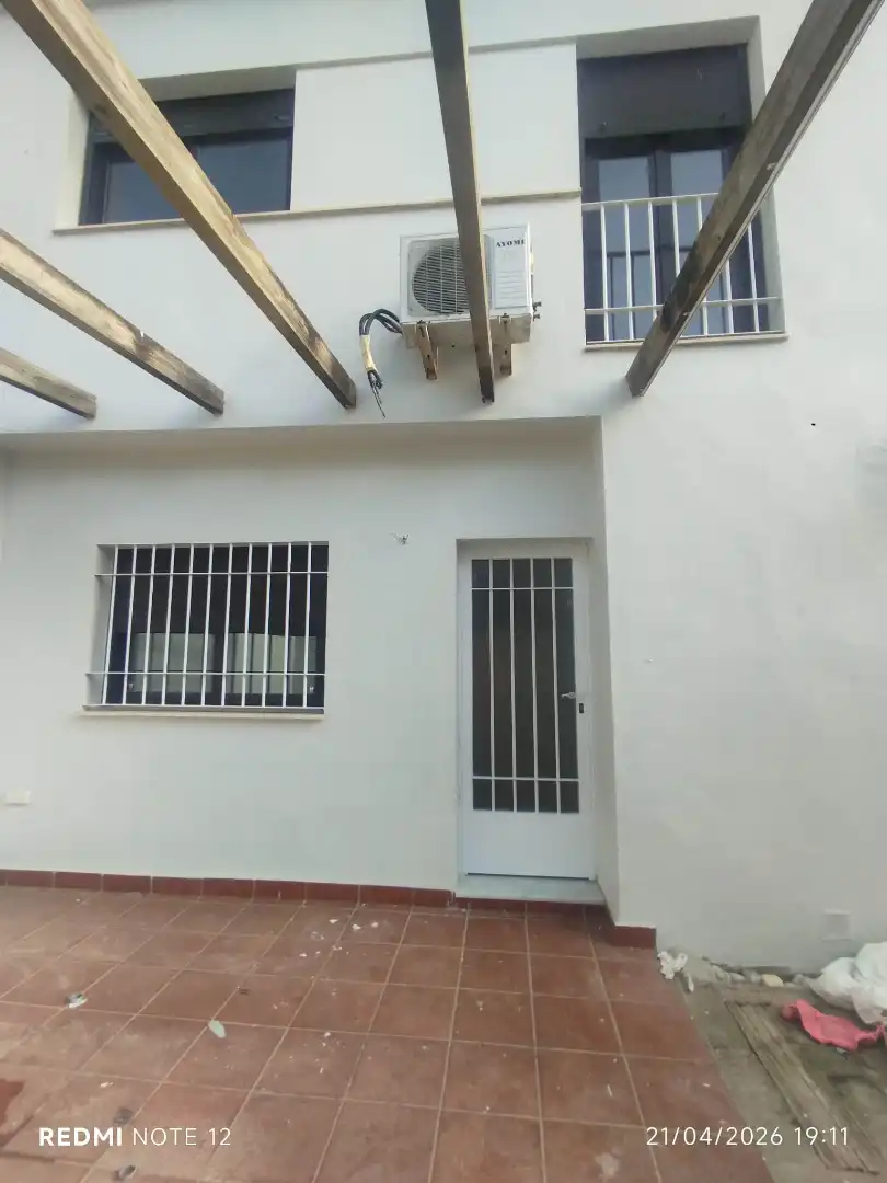 Terrassa de Casa adosada en venda en Villanueva del Ariscal amb Aire condicionat, Calefacció i Jardí privat