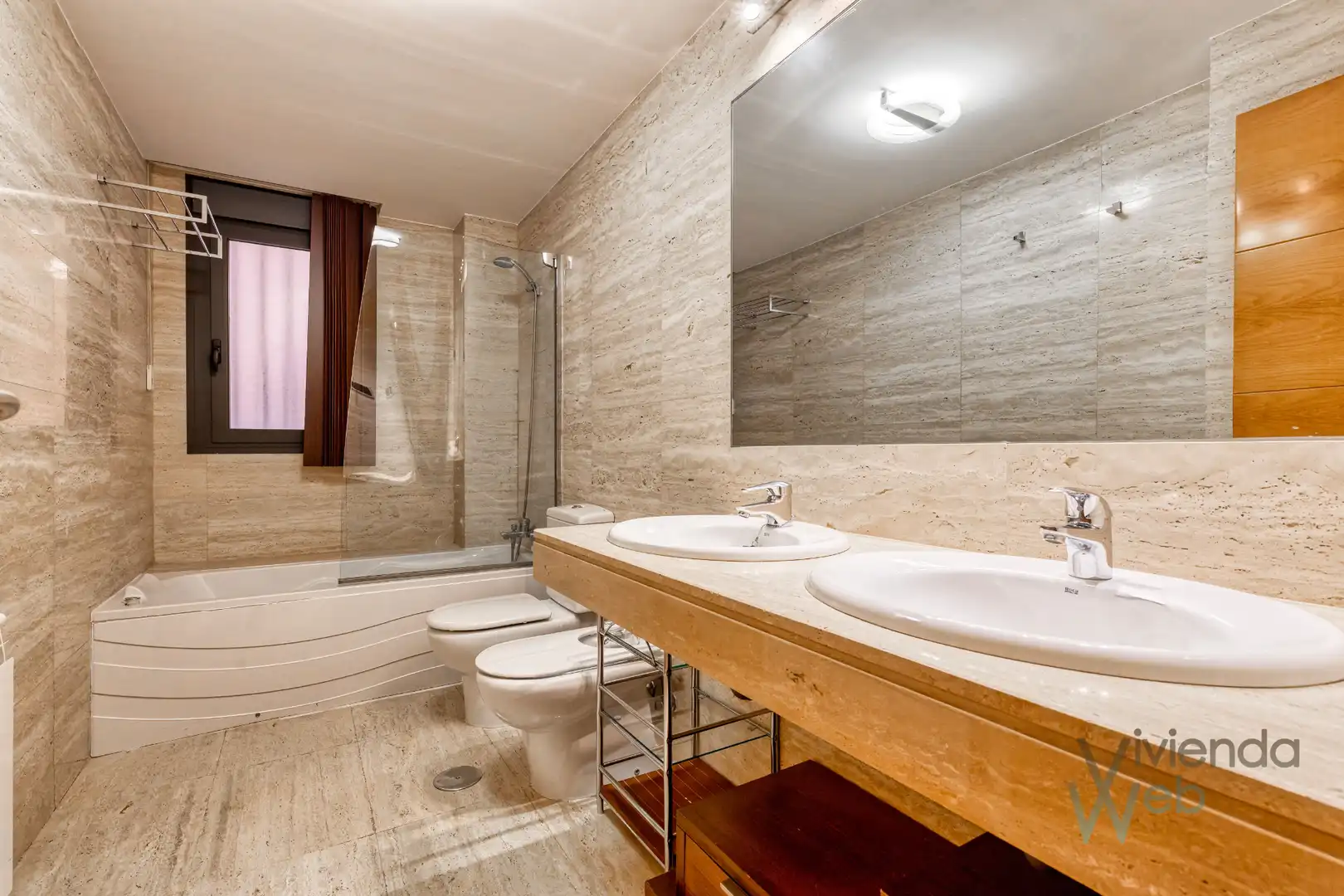 Badezimmer von Wohnung zum Verkauf in Madrid mit Klimaanlage, Heizung und Privatgarten