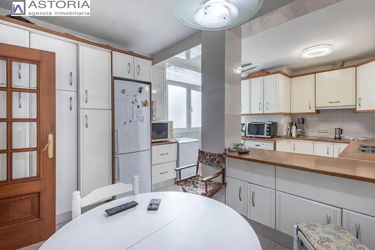 Appartamento con terrazza in vendita a Calle ANGEL BARRIOS, imagen 13