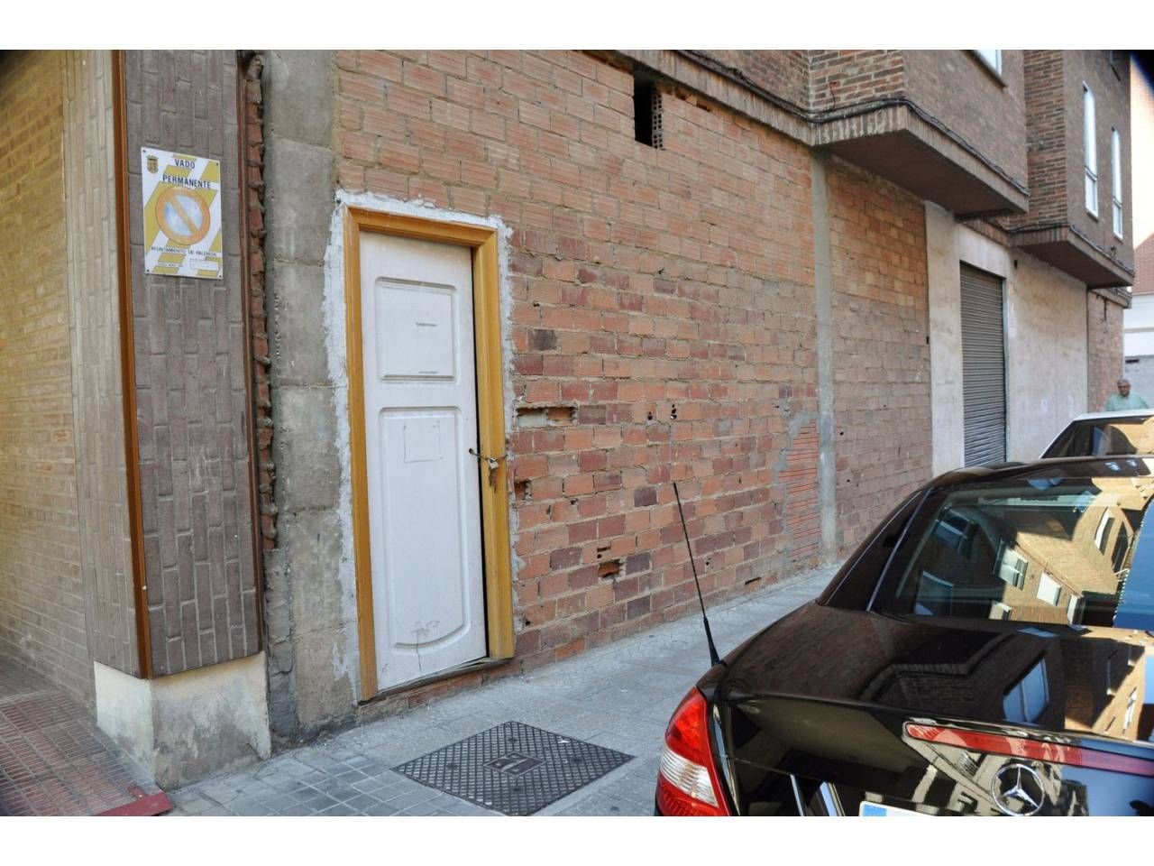 Vista exterior de Local en venda en Palencia Capital