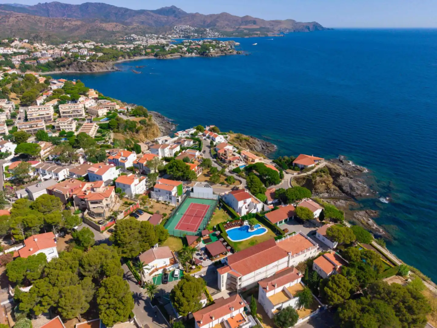 Vista exterior de Edifici en venda en Llançà