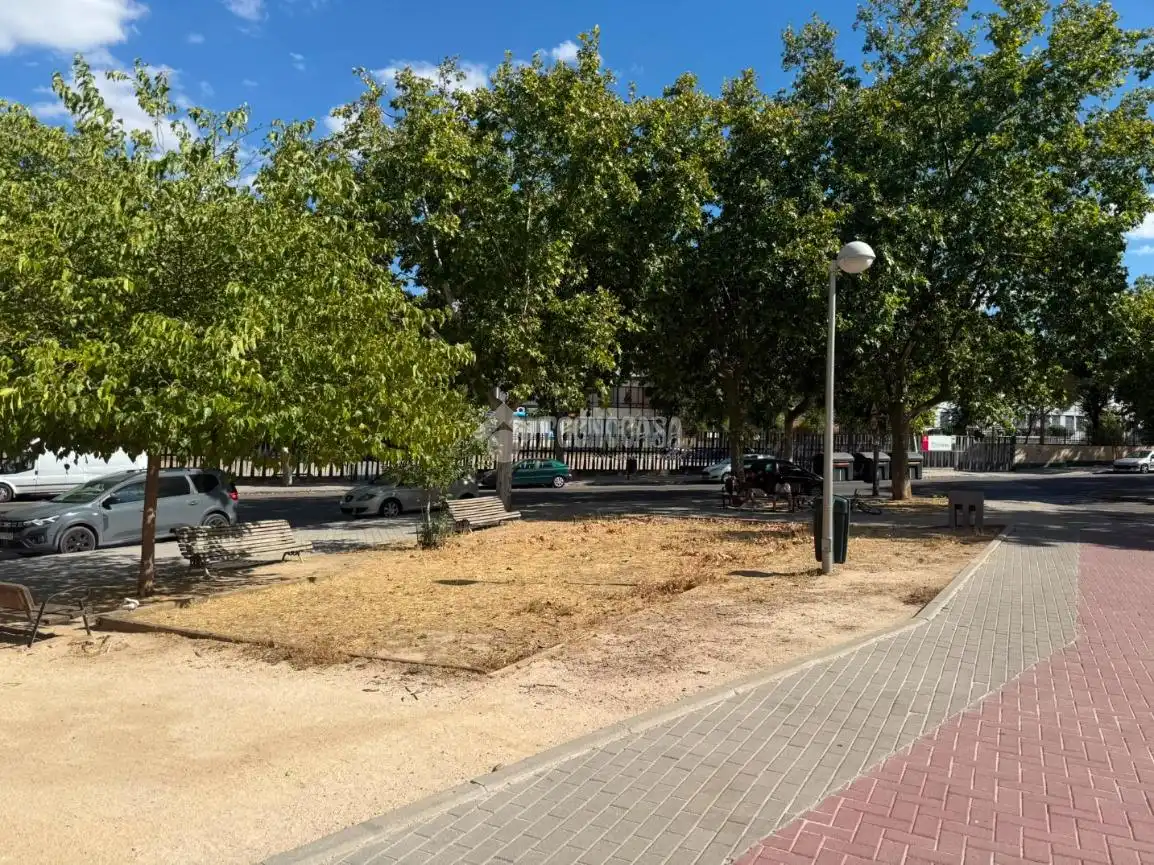 Vista exterior de Pis en venda en Madrid amb Aire condicionat i Calefacció