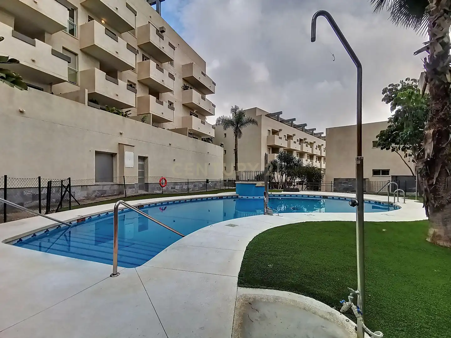 Piscina de Apartament de lloguer en Mijas amb Aire condicionat, Jardí privat i Traster
