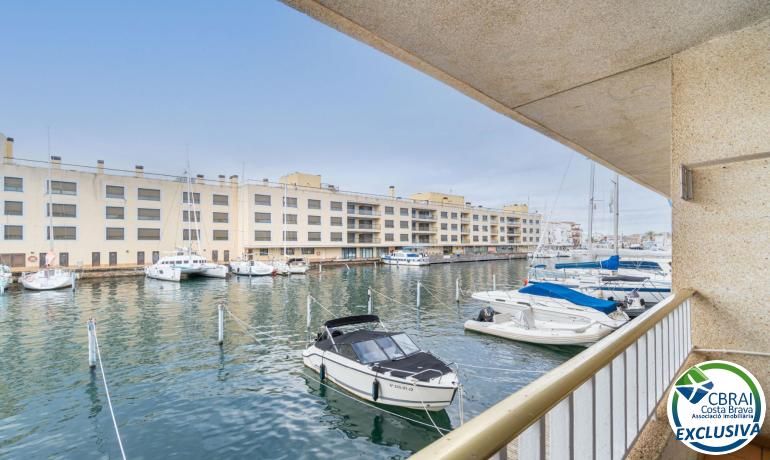 Exterior view of Apartment for sale in Empuriabrava  with Air Conditioner, Terrace and Furnished