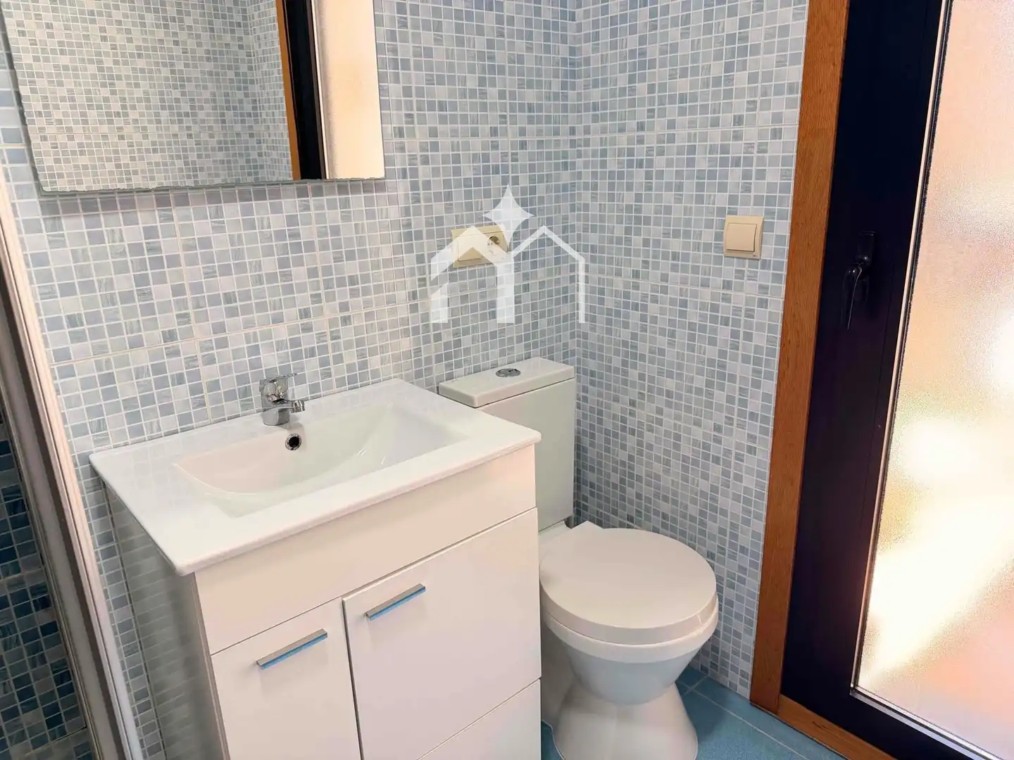Baño de Piso en venta en Moaña con Calefacción, Trastero y Piscina
