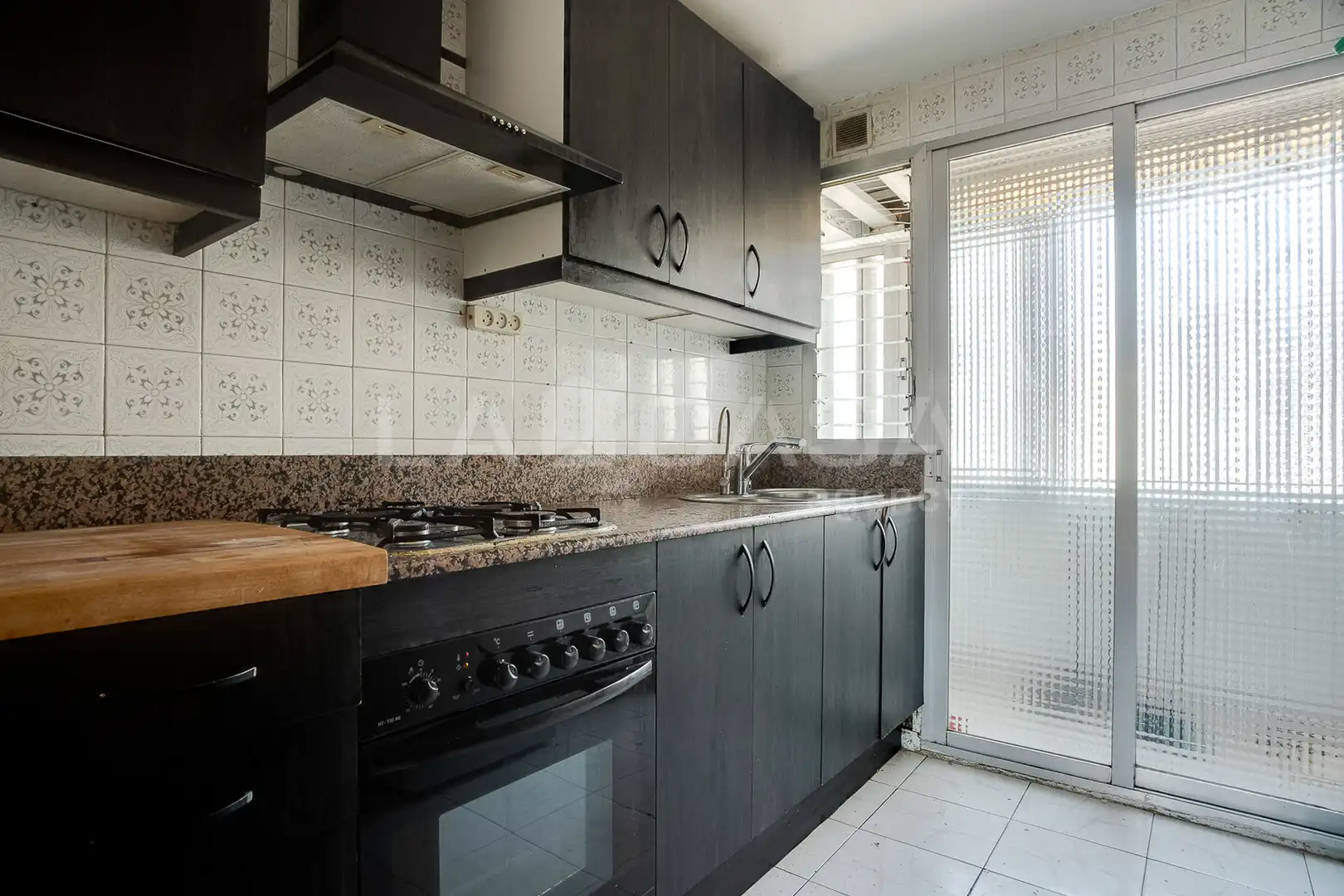 Küche von Wohnung zum Verkauf in L'Hospitalet de Llobregat