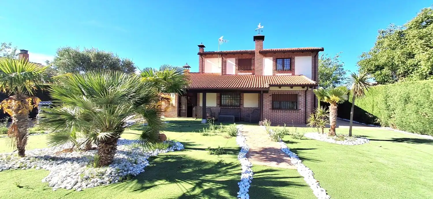 Jardí de Casa o xalet en venda en Villanueva de Duero amb Calefacció, Jardí privat i Traster