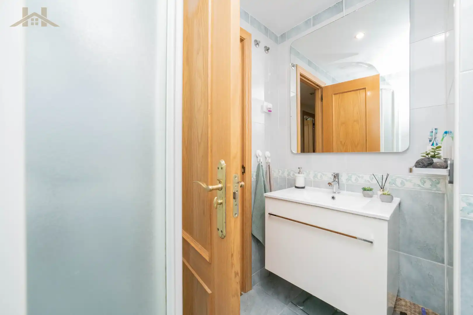 Bathroom of Flat for sale in Móstoles  with Air Conditioner, Heating and Community pool