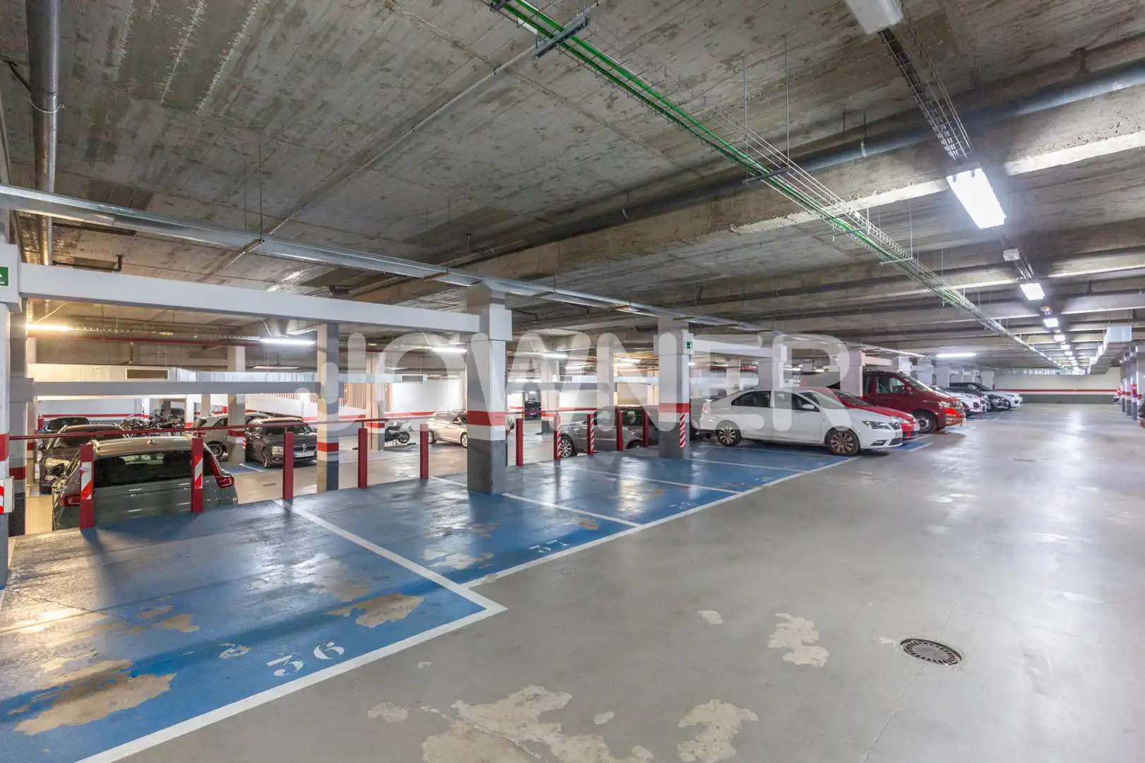 Parking of Flat for rent in Madrid  with Air Conditioner and Furnished