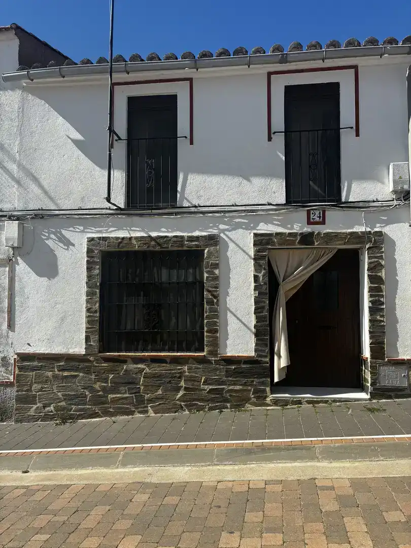 Vista exterior de Casa adosada en venta en Jaraicejo, Cáceres