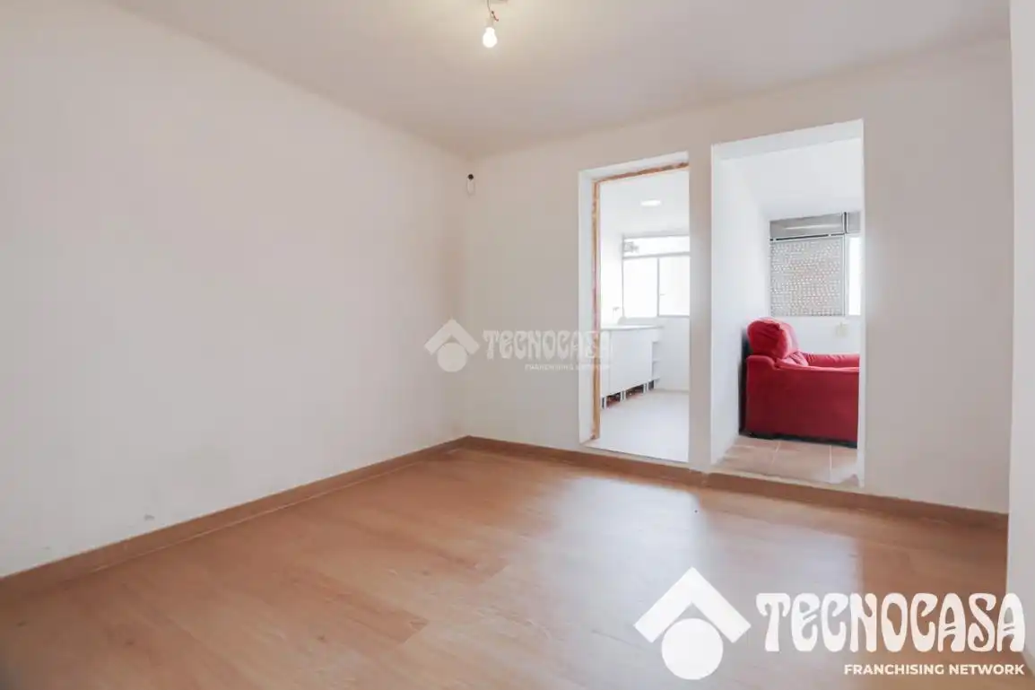 Bedroom of Flat for sale in Barcelona  with Parquet flooring and Alarm