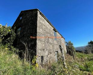 Vista exterior de Casa o xalet en venda en Pazos de Borbén amb Jardí privat i Traster