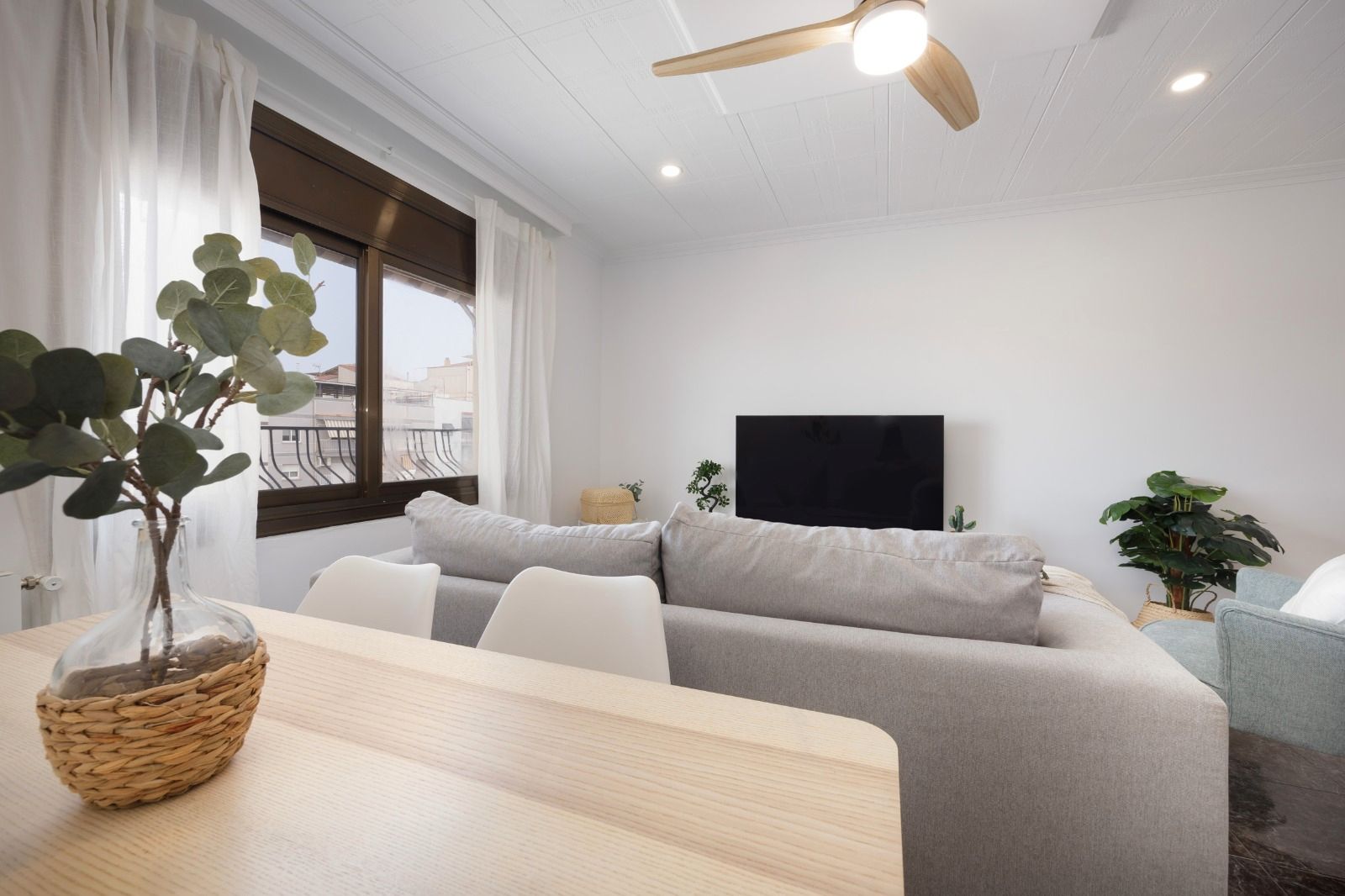 Living room of Flat to rent in Terrassa  with Air Conditioner, Heating and Furnished