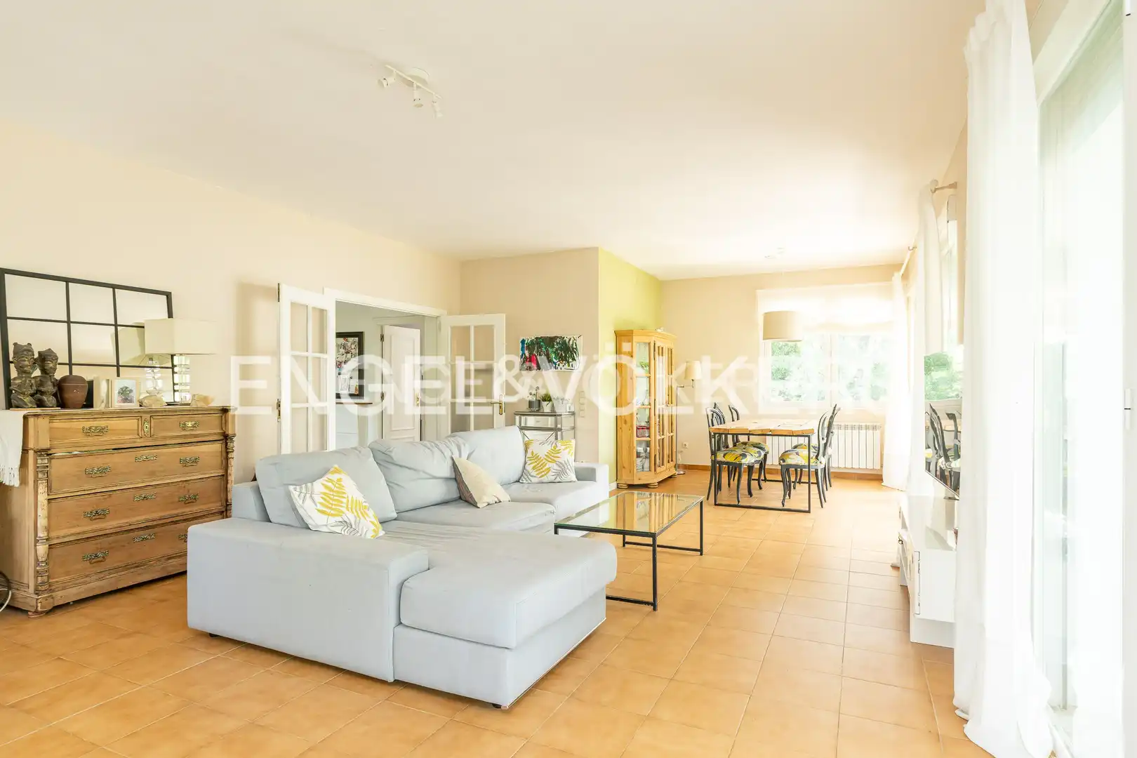 Sala de estar de Casa o chalet en venta en El Escorial con Calefacción, Jardín privado y Parquet