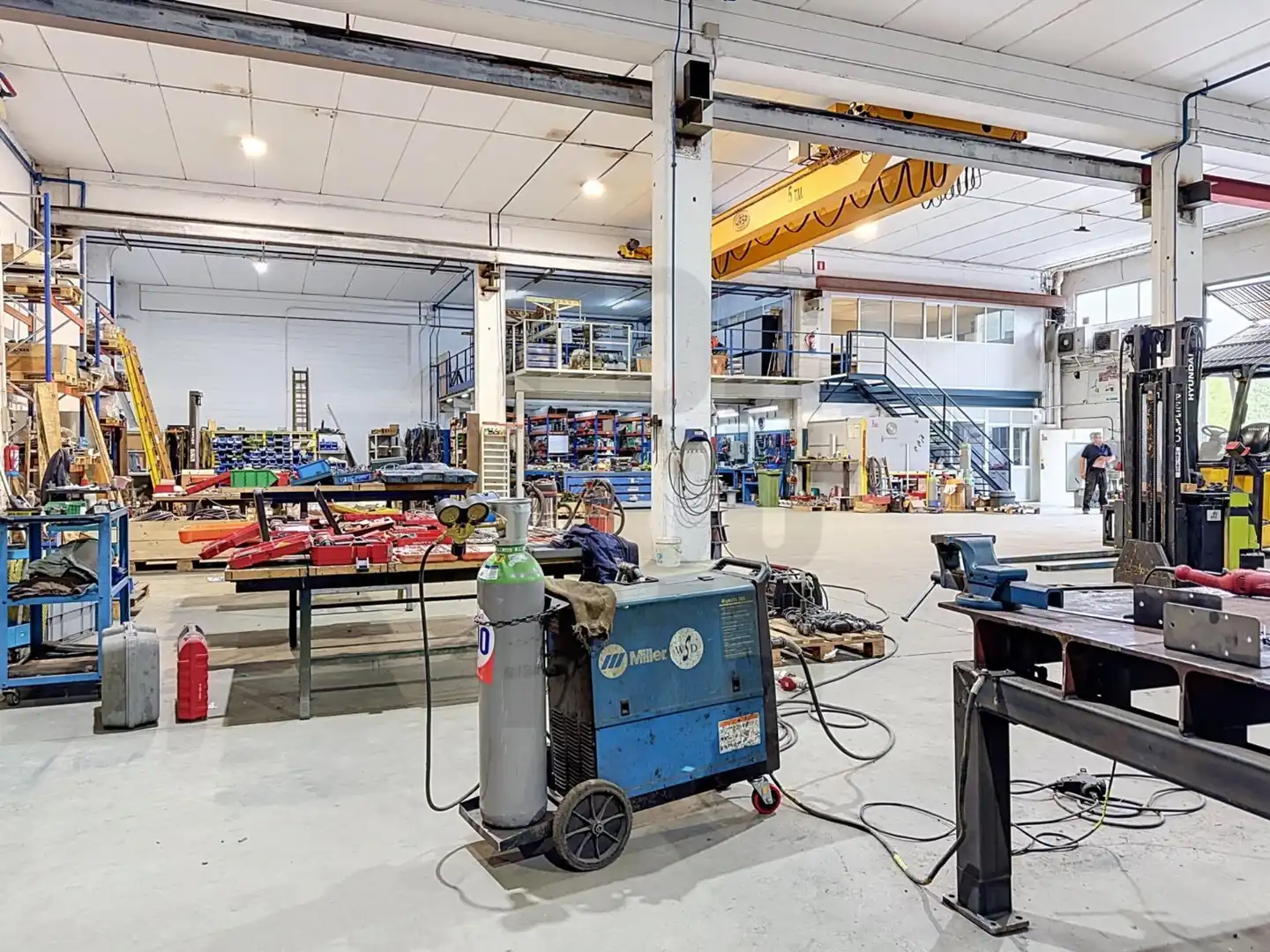 Industrial buildings for sale in Segura
