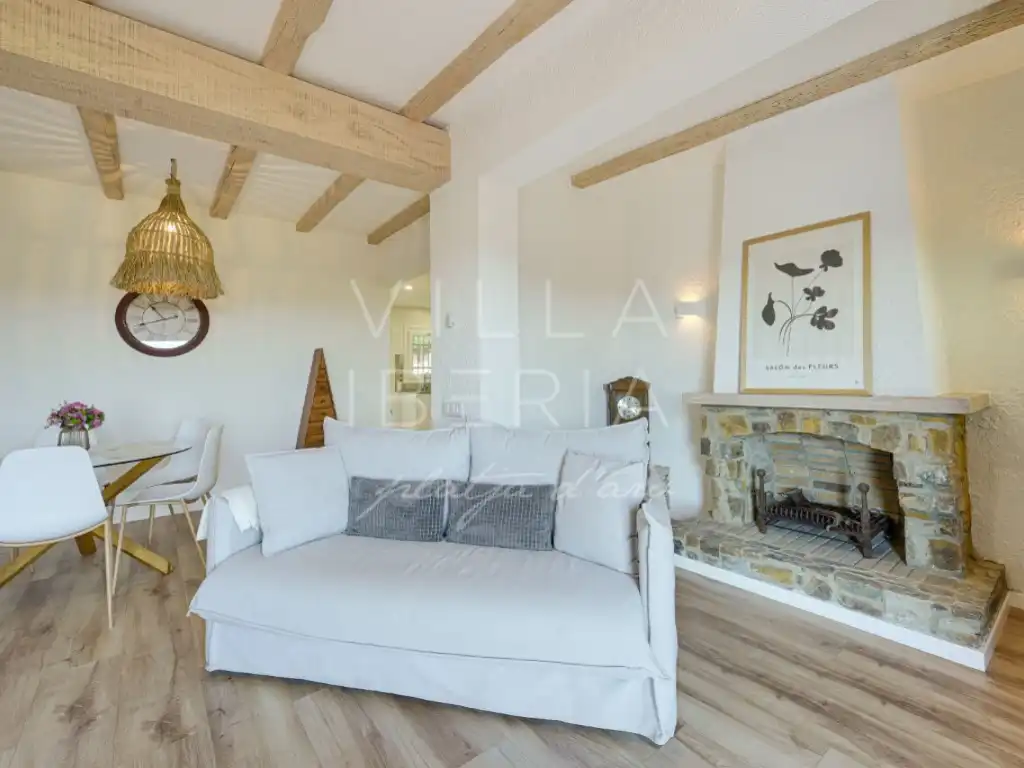 Sala de estar de Casa o chalet en venta en Castell d'Aro, Platja d'Aro i s'Agaró con Aire acondicionado, Calefacción y Jardín privado