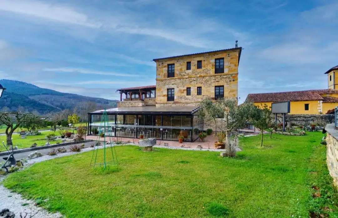 Country house zum Verkauf in Santiurde de Toranzo